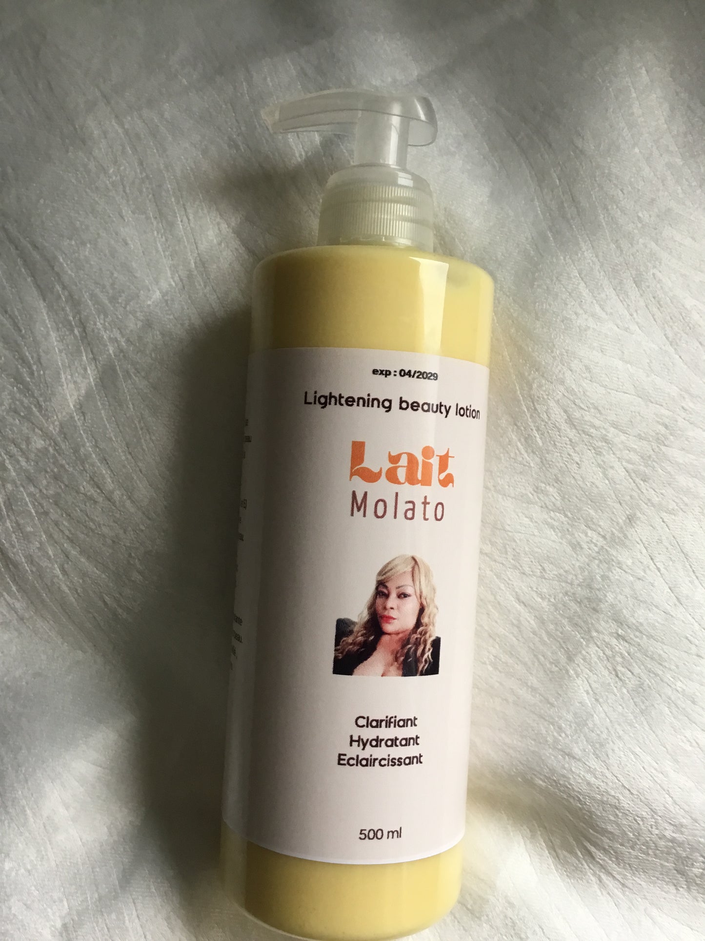 LAIT MOLATO ULTRA BLANCHISSANT GARANTISSANT UN TEINT JAUNE BANANE 500 g