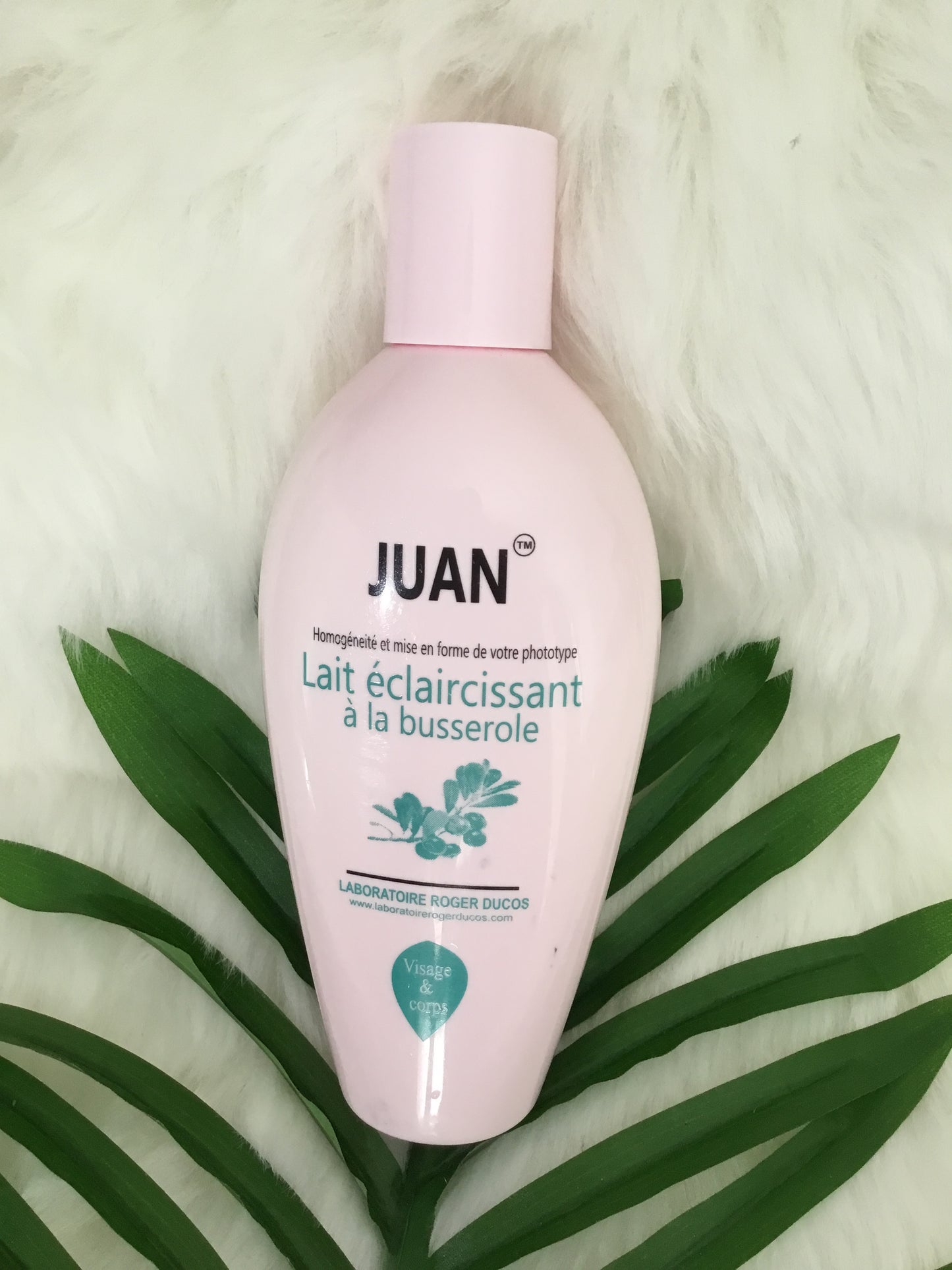 Lait éclaircissant à la busserole Juan visage et corps 300ml / Juan Bearberry Lightening Milk for Face and Body 300ml